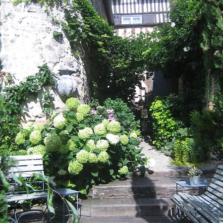 La Cour Sainte Catherine Demeure De Charme Bed & Breakfast Honfleur Exterior photo