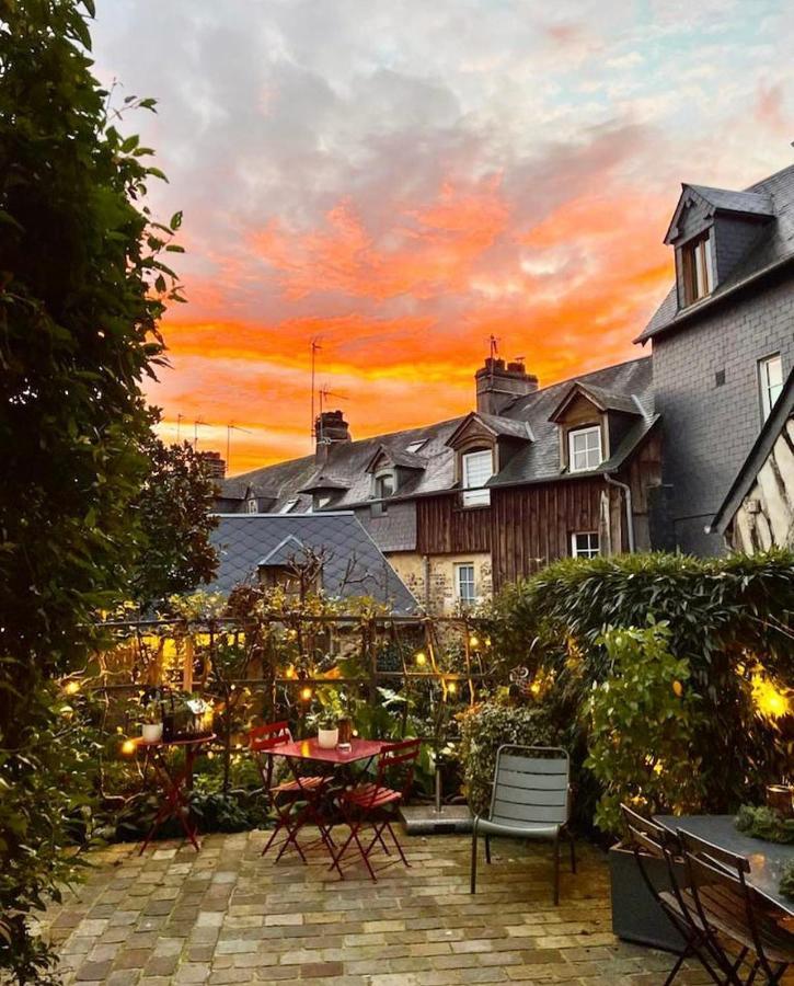 La Cour Sainte Catherine Demeure De Charme Bed & Breakfast Honfleur Exterior photo