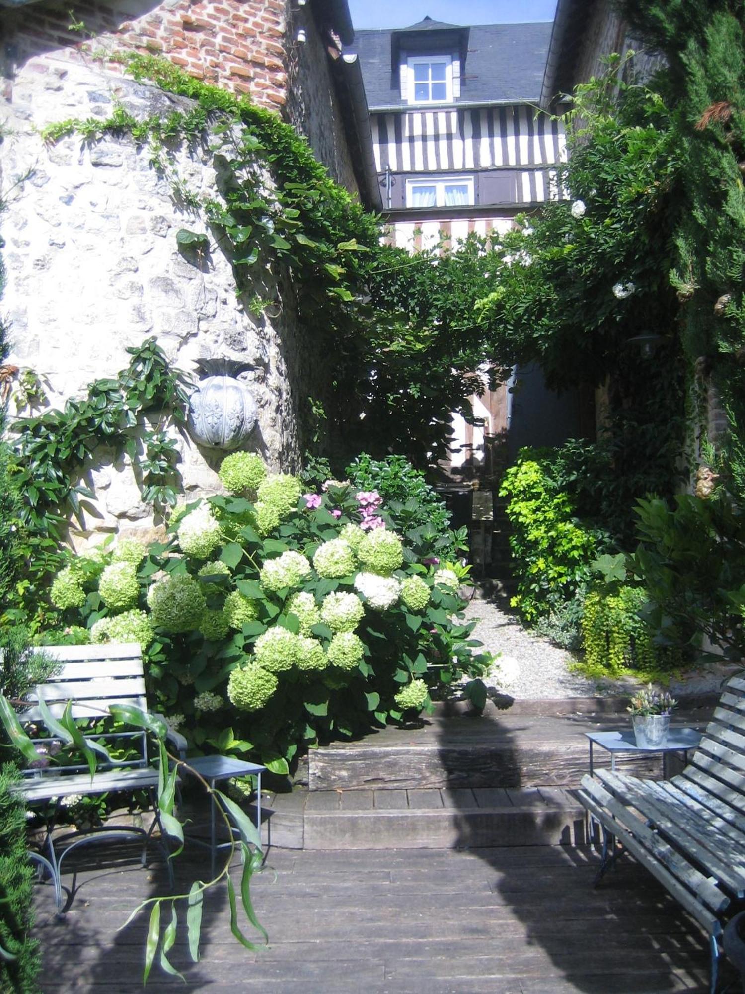 La Cour Sainte Catherine Demeure De Charme Bed & Breakfast Honfleur Exterior photo